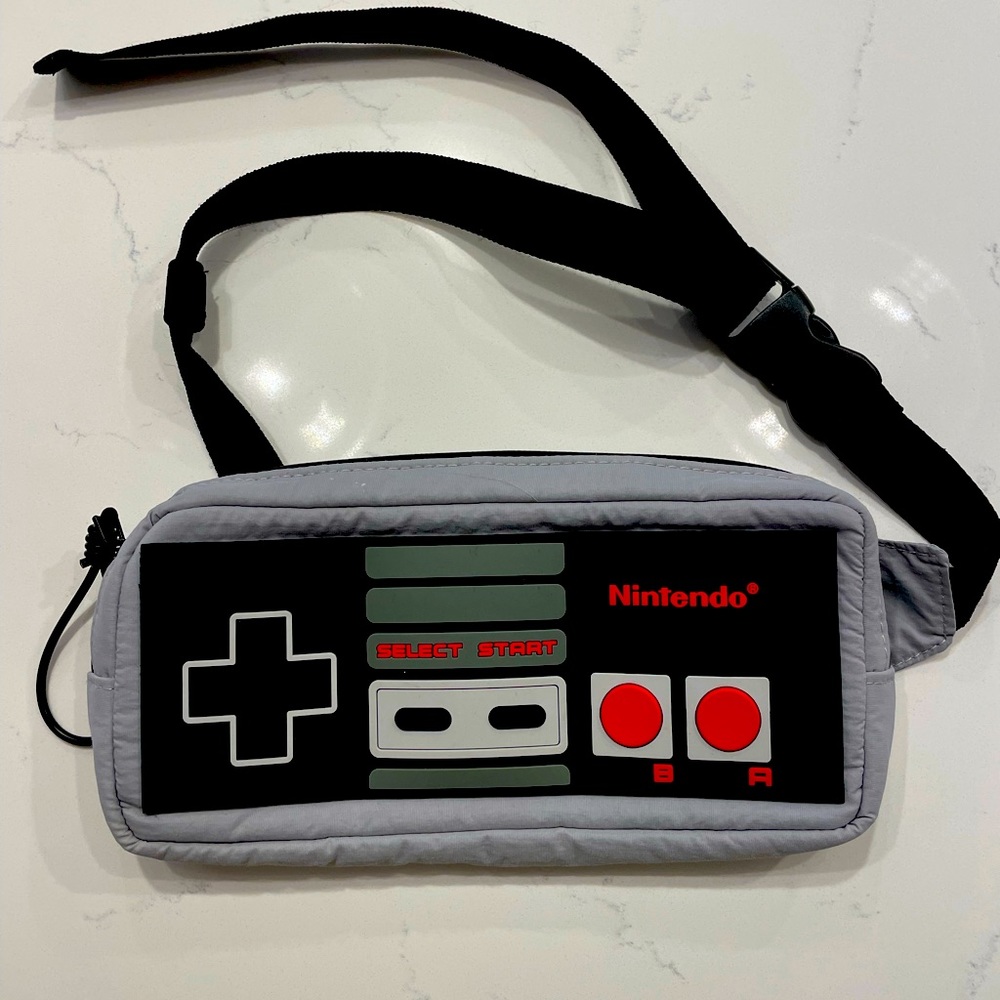 Zara Classic Nintendo Gamer Fanny Pack